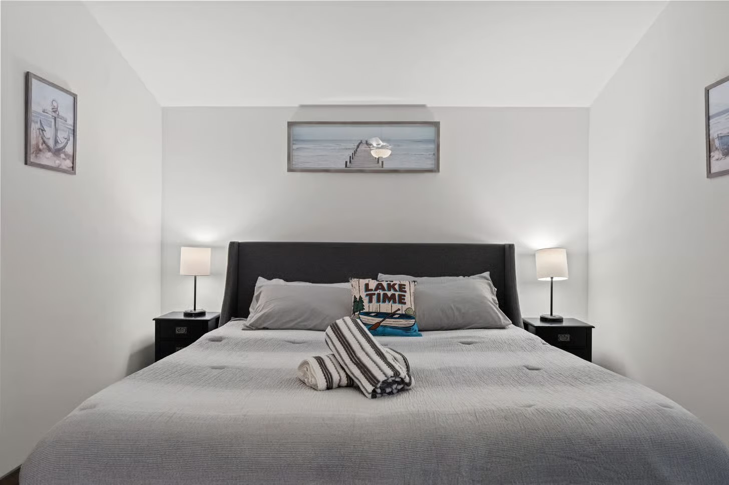 Primary suite — king bed detail